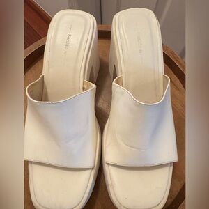 Bershka Women's ivory chunky heel /platform sandals